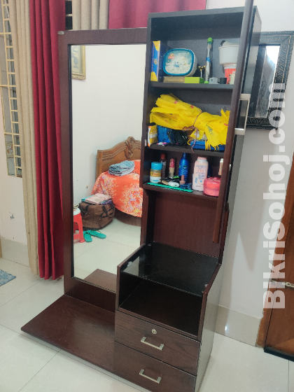 Dressing table